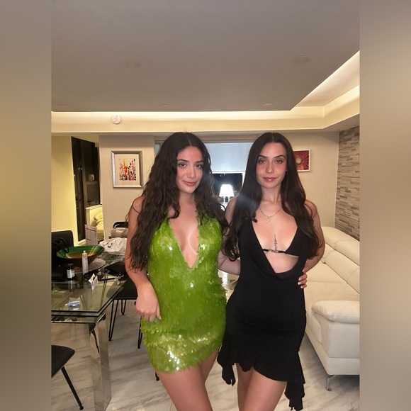 Meshki Halter Top Dress - Picture 2 of 4